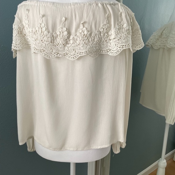 Off shoulder Ruffle Top - Picture 6 of 6